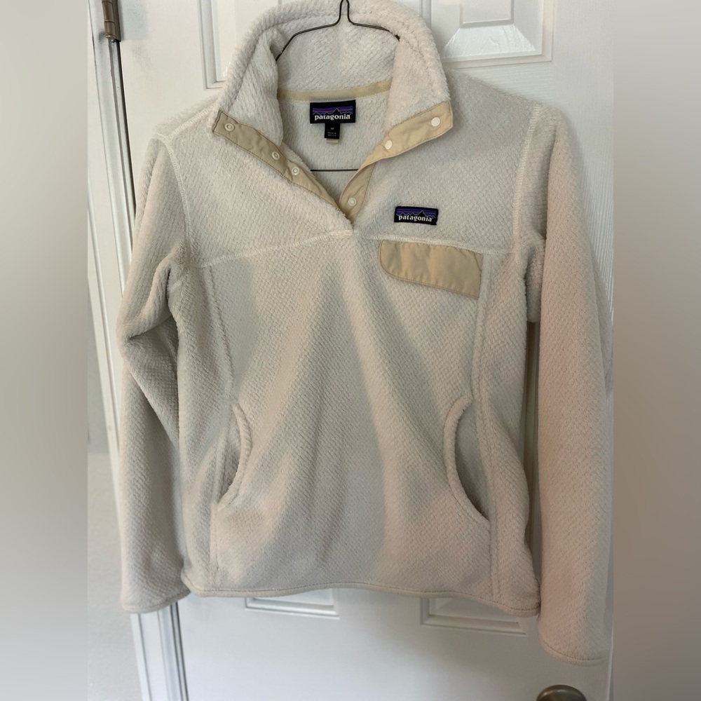 Cream Patagonia pullover